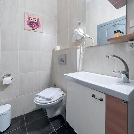 Vera Otel *