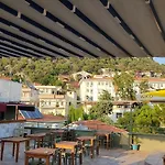 Vera Hotel *