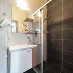 Vera Hotel *