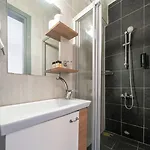 Vera Hotel *